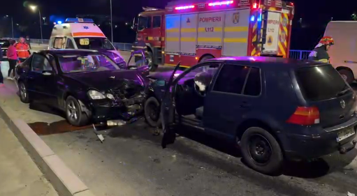 Tragedie pe podul din Medgidia: O persoană prinsă în mașină după un accident serios 1 accident grav pe podul din medgidia o persoana este incarcerata 680a8d448b106