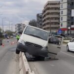 Coliziune pe drumurile din Mamaia Nord: Trei mașini s-au ciocnit la Hanul Piraților! 3 accident rutier in mamaia nord la hanul piratilor trei autovehicule au fost implicate 67fbca258454a
