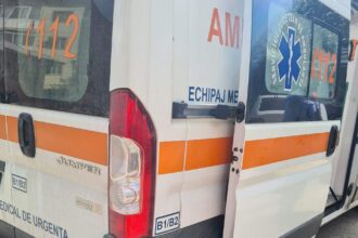 accident rutier in sensul giratoriu de la costinesti spre 23 august politia si ambulanta au intervenit la fata locului 680f76f9d3321