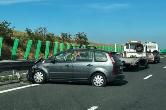 accident rutier pe a2 in zona medgidia un autoturism a intrat in parapet 681216efcf8a8