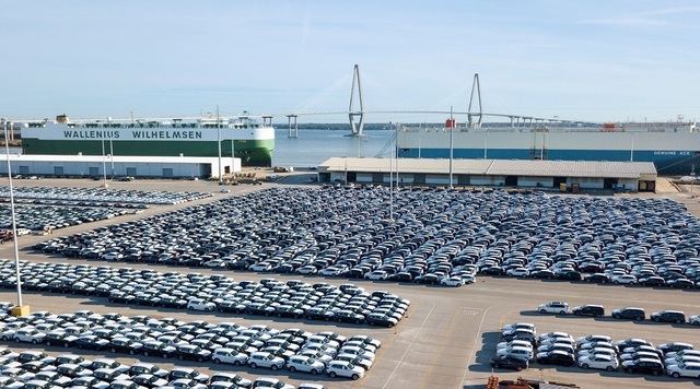 Impactul tarifelor lui Donald Trump asupra industriei auto globale: investițiile europenilor în SUA de-a lungul decadelor. 1 acea tarifele impuse de donald trump vor afecta toata industria auto globala europenii investesc in sua de zeci de ani 67ec2108752f4