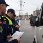 Captură spectaculoasă în Km 4-5 și Poarta 6: Hoț de buzunare și un suspect dat în urmărire, reținuți! 2 actiune de amploare in km 4 5 si poarta 6 a fost prins un hot de buzunare si un barbat urmarit 67f1102c4e269