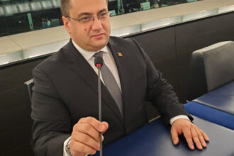 alegeri prezidentiale 2025 cristian terhes candideaza inca o data dupa ce a contestat rezultatul primului tur de anul trecut 67ec1a7c41e5f