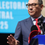 Alegeri prezidențiale 2025: Plângere înaintată la BEC privind campania controversată în favoarea lui Victor Ponta 3 alegeri prezidentiale 2025 sesizare depusa la bec in cazul campaniei murdare in beneficiul lui victor ponta 67f663c399d3b