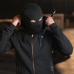 ATENȚIE în Constanța: Doi infractori au jefuit un magazin, amenințând vânzătoarea cu o armă! 2 alerta in constanta doi hoti au furat bani dintr un magazin amenintand o pe vanzatoare cu un pistol 67f152f512cc6