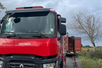 alerta o remorca agricola incarcata cu materiale periculoase a luat foc la iesire din constanta spre valu lui traian 67fbb006e6e9b