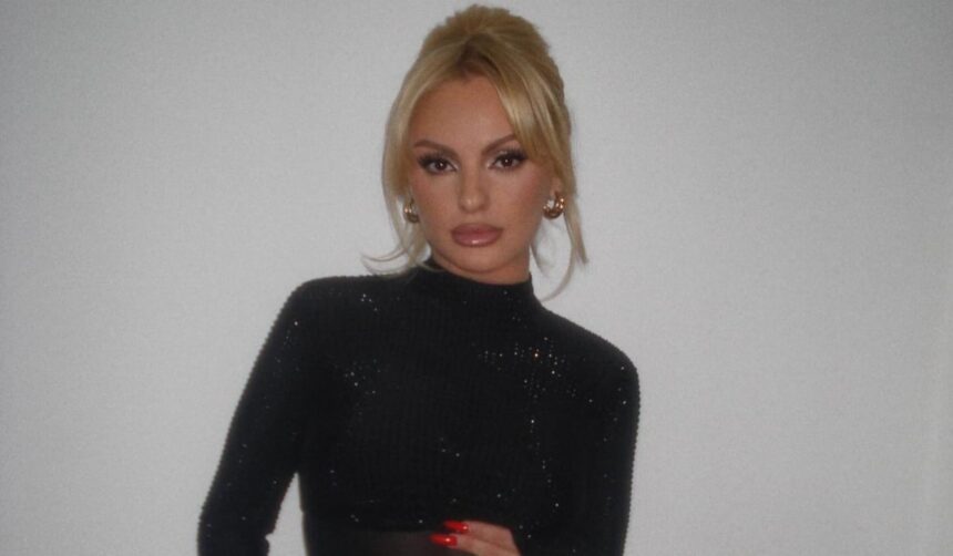 Alexandra Stan dezvăluie primele impresii după întâlnirea cu noua sa iubire. Ce a mărturisit artista, în urma publicării imaginilor în media? 1 alexandra stan prima reactie dupa ce a fost surprinsa cu noul iubit ce a spus artista dupa ce imaginile au ajuns in presa 67ed47c9e8907