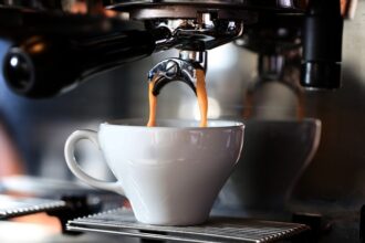 americanii vor plati mai mult pentru cafea deoarece tarifele lovesc un important furnizor 67ee93fa1f46a