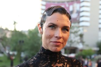 ana ularu cu lenjeria intima la vedere la gala premiilor gopo 2025 actrita a purtat o tinuta indrazneata 6811f7f43b28d