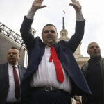 Captivitatea Guvernului de la Sofia în mrejele unui oligarh: Oare când se va prăbuși coaliția de putere? 2 analiza cum guvernul de la sofia a fost luat ostatic de un oligarh intrebarea nu mai este daca ci cand va cadea coalitia de guvernare 68028645f2178