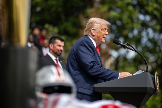 „EXPLORARE: Primele 100 de zile ale celui de-al doilea mandat al lui Donald Trump – o depășire a limitelor puterii prezidențiale” 1 analiza in primele 100 de zile din al doilea mandat donald trump a depasit limitele puterii prezidentiale 680606928bf98