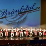 Brâulețul, ansamblul folcloric de excepție, celebrează Ziua Internațională a Dansului cu un spectacol vibrant ce aduce tradiția în inimi! 2 ansamblul folcloric profesionist brauletul aduce spectacolul pe scena si traditia in suflet de ziua internationala a dansului 67f30be408cd1