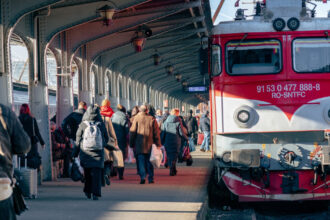 anuntul cfr calatori mai multe trenuri spre litoral pentru minivacanta de 1 mai 67f3e4b01fb6b