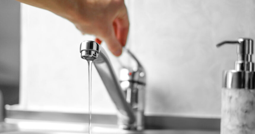 Atenție pentru locuitorii din Breaza: Apa potabilă este contaminată cu bacteria Clostridium perfringens, iar consumul este interzis încă din săptămâna trecută! 1 apa furnizata locuitorilor din breaza este infestata cu bacteria clostridium perfrigens consumul este interzis de saptamana trecuta 6812105855257