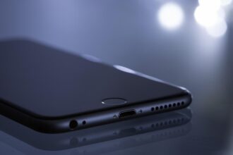 apple a transportat iphone uri in valoare record de 2 miliarde de dolari din india in martie pe fondul iminentei tarifelor impuse de trump 67ff9903b7ca7
