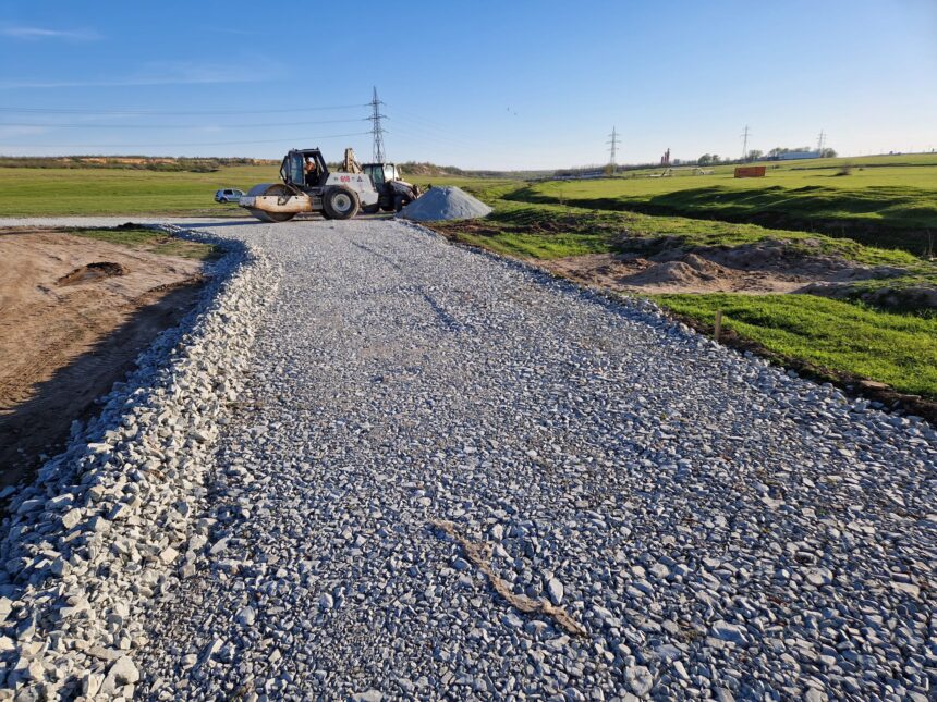 Asfalt Dobrogea va primi peste 2,6 milioane de lei pentru îmbunătățirea drumurilor din Hagieni 1 asfalt dobrogea va incasa peste 26 milioane de lei pentru pietruirea drumurilor din hagieni 67f0b0dd30161