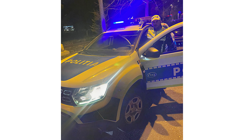 Conducător auto fără drept de circulație, prins în Mangalia după ce a neglijat semnalele de avertizare de la calea ferată 1 barbat prin la volan fara permis dupa ce a ignorat semnalele de la trecerea la nivel cu calea ferata in mangalia 67efe316b5840