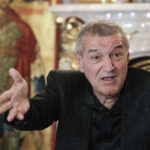 Becali propune o reformă prin care detenția ar putea fi îndeplinită acasă pentru anumite categorii, dorind totodată ca deținuții să beneficieze de ”învoire și permisiune”. 2 becali a initiat o lege ca inchisoarea sa fie executata si la domiciliu de anumite persoane vrea si ca detinutii sa aiba drept la invoire si permisie 68086d3cce45c