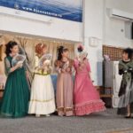 Constănțenii aplaudă talentul actoricesc al bibliotecarilor, în lumina reflectoarelor! 3 bibliotecarii din constanta aplaudati la scena deschisa pentru talentul lor actoricesc 680ec46825280