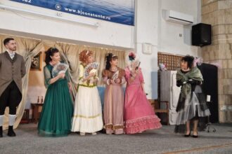 bibliotecarii din constanta aplaudati la scena deschisa pentru talentul lor actoricesc 680ec46825280