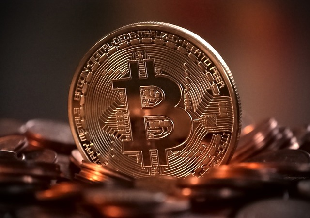 Bitcoin depășește din nou 90.000 de dolari, investitorii îl consideră o opțiune viabilă în fața dolarului în declin și a fluctuațiilor bursiere 1 bitcoin a revenit peste pragul de 90 000 de dolari investitorii il vad drept alternativa la dolarul in scadere si actiunile volatile 68087f5f321fd