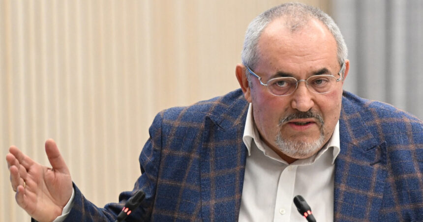 Boris Nadejdin, adversarul de odinioară al lui Putin în cursa pentru președinție, a fost declarat insolvabil de către instanța rusă. 1 boris nadejdin fostul rival al lui putin la alegerile prezidentiale a fost declarat falit de un tribunal rus 67eea835c64d0