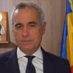 Călin Georgescu: „O veste îmbucurătoare și una mai puțin plăcută. Întâi, vestea bună: Hristos a înviat! Apoi, vestea mai puțin fericită: Hristos a înviat!” 3 calin georgescu am o veste buna si una rea vestea buna hristos a inviat vestea rea hristos a inviat 67ff82b5c14b1