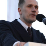 Candidatul radical din Polonia își promovează campania pe TikTok, similar cu strategia lui Călin Georgescu în România 2 candidatul extremei drepte la alegerile prezidentiale din polonia mizeaza pe tiktok precum calin georgescu in romania 68113d540da65