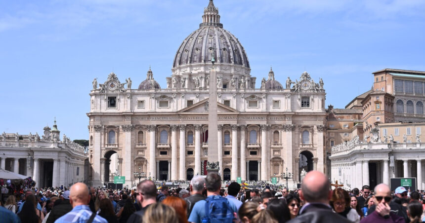 Rolurile fundamentale ale liderului Bisericii Catolice 1 care sunt principalele atributii ale sefului bisericii catolice 6806592bbb019