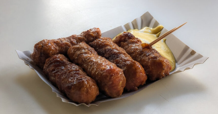 Deliciile culinare ale românilor de 1 Mai: Micul rege și surprizele gastronomice care îl însoțesc! 1 ce mananca romanii de 1 mai desi micul este regele incontestabil al acestei sarbatori alte alimente vin tare din urma 6811e6aa0add6