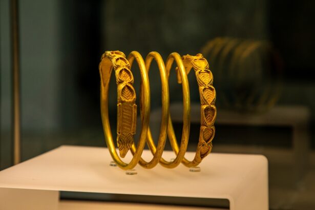 cea mai grea bratara dacica din aur recuperata recent de statul roman expusa in premiera la muzeul national de istorie 6800a001c5786