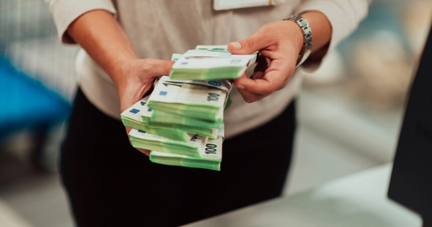 Bancherul european cu cele mai mari câștiguri: 15,6 milioane de euro în 2022! 1 cel mai bine platit bancher din europa continentala a castigat 156 milioane de euro anul trecut 67ec44dc36fa4
