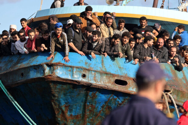 cel putin 142 de persoane au fost urmarite penal in 2024 pentru ca au salvat sau ajutat migranti in europa 68107ed6cafdd