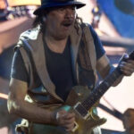 Carlos Santana, maestrul chitarei, își suspendă spectacolele din cauza infectării cu Covid-19 2 celebrul chitarist carlos santana si a amanat concertele dupa ce a fost depistat cu covid 19 680b63a947db7