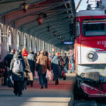 Schimbări în programul trenurilor CFR Călători: Informații esențiale pentru pasageri între 8 aprilie și 23 iunie! 2 cfr calatori anunta modificari in circulatia trenurilor intre 8 aprilie si 23 iunie ce trebuie sa stie calatorii 67efbc7924e35