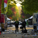 Descoperă identitatea agresorului care a provocat tragedia din Vancouver, unde 11 vieți au fost curmate în urma unui atac cu vehicul. Acesta a fost acuzat de omor. 2 cine este atacatorul care a intrat cu masina in multime si a ucis 11 oameni in vancouver a fost inculpat pentru omor 680f1f9005a0a