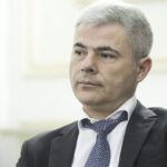 Descoperiți-l pe Remus Vulpescu: Noul lider al Bursei de Valori București și conexiunile sale cu fostii prim-miniștri Victor Ponta și Mihai Tudose 3 cine este remus vulpescu noul director general al bursei de valori bucuresti legatura cu fostii premieri victor ponta si mihai tudose 67faa79985d45