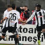 U Cluj răstoarnă play-off-ul! Surpriză pentru Șumudică și o lovitură în lupta pentru titlu 3 clasament u cluj da peste cap play off ul soc pentru sumudica si lovitura in cursa la titlu 680d2eff8fea0