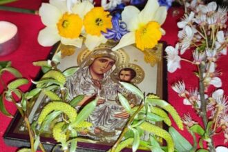 constanta procesiune de florii la catedrala arhiepiscopala sfintii apostoli petru si pavel cu ramuri de salcie si flori vezi aici programul zilei 67faa7a3718dc