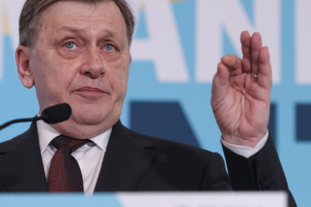 crin antonescu dupa cazul lui rares ion eu as face ca in china i as impusca pe stadion pe traficantii de droguri 68015f00a21e6