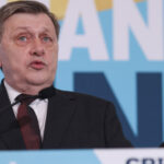 Crin Antonescu: România trebuie să abordeze împreună garanțiile de securitate pentru Ucraina și Republica Moldova 2 crin antonescu e foarte important ca romania sa discute la pachet garantii de securitate pentru ucraina si pentru r moldova 681114e5bb177