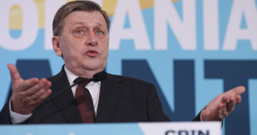 Crin Antonescu: România trebuie să abordeze împreună garanțiile de securitate pentru Ucraina și Republica Moldova 1 crin antonescu e foarte important ca romania sa discute la pachet garantii de securitate pentru ucraina si pentru r moldova 681114e5bb177