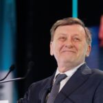 Crin Antonescu propune măsuri dure împotriva traficanților de droguri: „O metaforă nefericită pe stadioane, precum în China. Regret afirmația.” 3 crin antonescu i ar impusca pe stadioane ca in china pe traficantii de droguri a fost o expresie nefericita daca vreti o si regret 68020b0889731