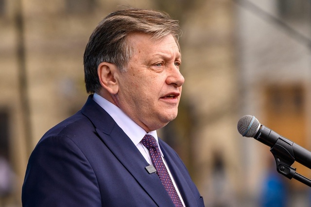 Crin Antonescu: Apăr păstrarea impozitului unic și promovarea unui model economic inovator centrat pe tehnologie, energie, agricultură modernizată și industrii creative 1 crin antonescu sustin pastrarea cotei unice si un nou model economic bazat pe inovatie itc energie agricultura procesata si industrii creative 6808828305ed0