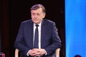 crin antonescu vreau sa fiu primul presedinte care isi asuma impacarea cetateanului cu statul 680606b6abcdf
