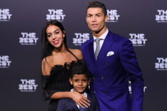 cristiano ronaldo sta pe un munte de bani 850 de milioane de euro 67fa15958a1ee