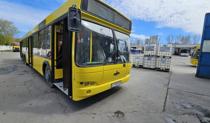 CT BUS. Autobuzele MAZ din Constanța beneficiază de o curățare temeinică și dezinfectare atentă! 1 ct bus autobuzele maz din constanta trec printr un amplu proces de curatare si dezinfectare 68012757e0063