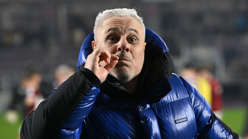 Marius Șumudică își declară susținerea pentru CFR Cluj în duelul cu Craiova: "Sper să triumfe!" 1 cu cine tine marius sumudica in cfr craiova imi doresc sa castige 67ee8ea41b09c