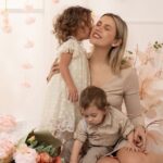 „Revelația surprinzătoare a Emiliei Burghelea: Momentul în care a descoperit că va deveni mamă pentru a treia oară – „Visul era atât de vivid, încât m-a făcut să cred că trăiesc o realitate”” 2 cum a aflat emily burghelea ca este insarcinata pentru a treia oara visul a fost atat de clar incat a parut ca este real 67ecf2b8c10de