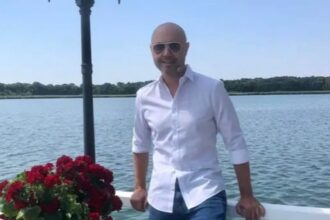 cum arata iubita lui mihai mitoseru imagini cu femeia care l a cucerit pe prezentatorul tv fara silicoane fara botox 6810a4cab027e
